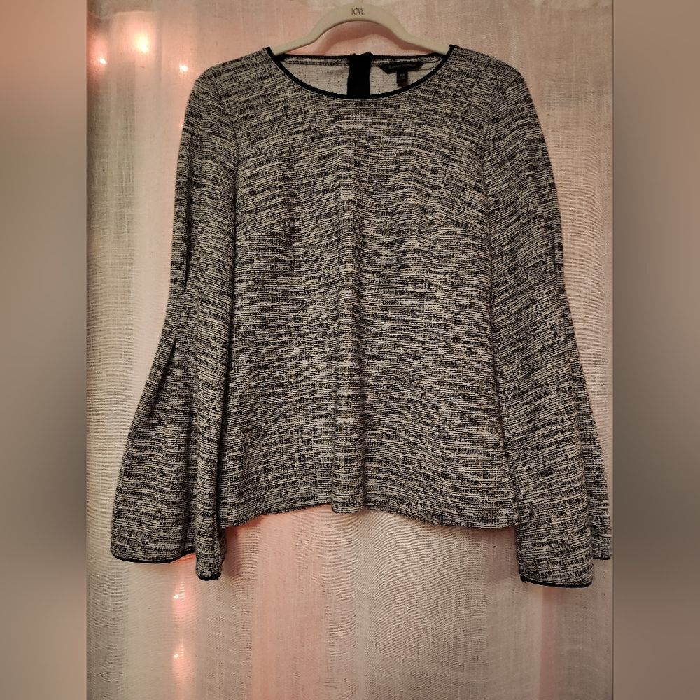 Banana Republic Bell Sleeve top Extra Small.